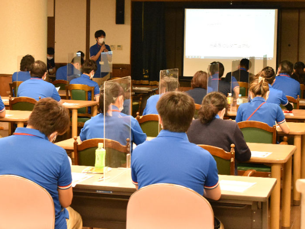 介護についても学ぶ機会があります。