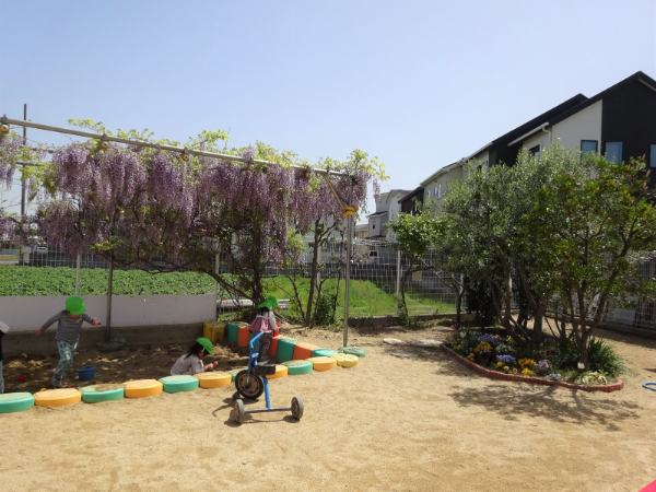 近隣には田畑もあり、自然に触れ合い
ゆったりと過ごすことができます