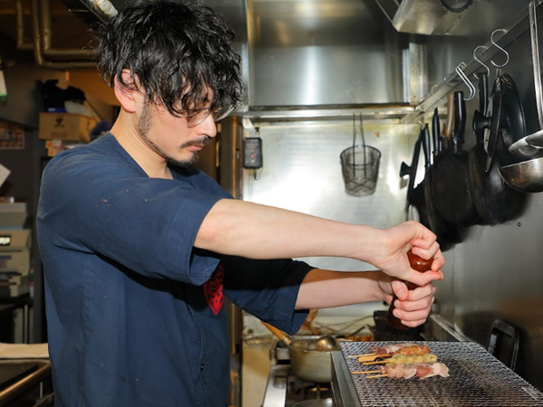 【正社員/調理スタッフ：北海道大衆酒場さぶろう ススキノ店】未経験でも問題なし◎これから調理を覚えたい方大歓迎！安定企業でイチからしっかり学べます◎調理系の学校を卒業した方積極採用！≪月8日休み≫≪賞与・インセンあり≫I・Uターンの方は引っ越し金支給あり◎未経験からのキャリアアップも目指せる！