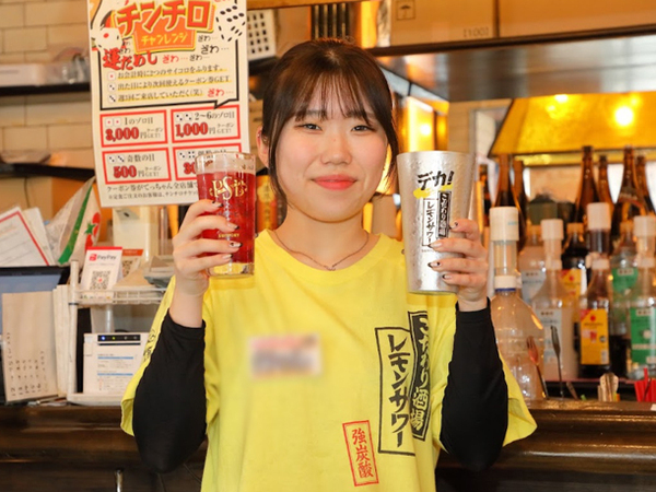 【アルバイト/接客スタッフ：串揚げと寿司酒場 てっちゃん　時計台通り前店】週3日通いたくなるお店!?串揚げと焼き鳥が自慢の元気居酒屋◎未経験OK！学生歓迎◎楽しく・元気に働きたいなら「てっちゃん」に決まり！