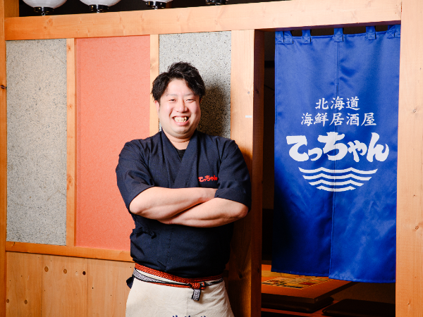 【正社員/調理スタッフ：北海道海鮮居酒屋てっちゃん別邸】５月中旬OPEN予定◎未経験大歓迎◎これから調理を覚えたい方大歓迎！安定企業でイチからしっかり学べます◎調理系の学校を卒業した方積極採用！≪月8日休み≫≪賞与・インセンあり≫I・Uターンの方は引っ越し金支給あり◎未経験からのキャリアアップも目指せる！