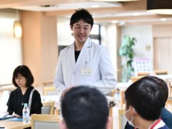 どのような仕事をして、また成長できますか？