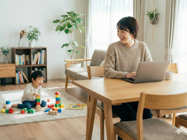 【完全在宅・時間自由】ECサイトの運営サポート（発注管理・SNS発注）｜成果報酬型で「効率」が収入に直結！