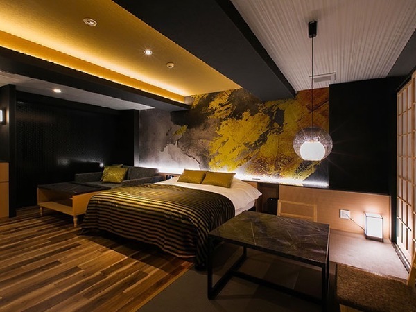 【正社員】内装工事の施工管理（経験者募集）★年収1200万円可能／最低月給45万円～／賞与年2回／残業月25時間程度／社用車1人1台支給／直行直帰OK／服装・髪型自由