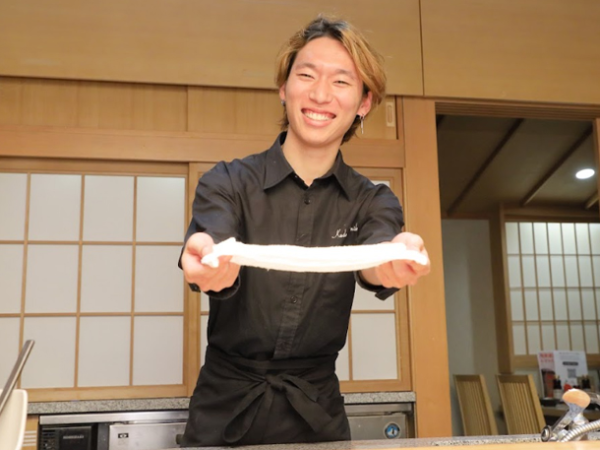 【アルバイト/キッチンスタッフ:極薄ラムしゃぶ専門 工藤羊肉店 完全個室 3号店】≪2026年2月リニューアルOPEN☆裏方キッチン募集!≫お肉の盛付けや洗い物などカンタン作業メイン☆飲食のキッチンだけど、清潔を保てるならネイル・髪型・ピアスOK◎ヘルプ勤務で手当あり!2週毎のシフト作成・週2日~OK!