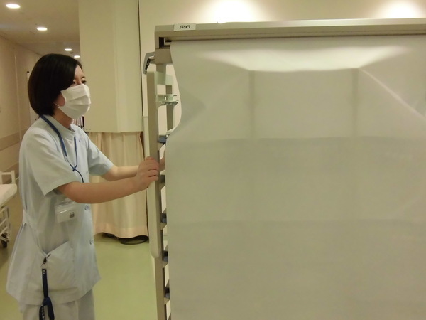 専用カートは軽くて動きやすく
女性一人でもラクラクです