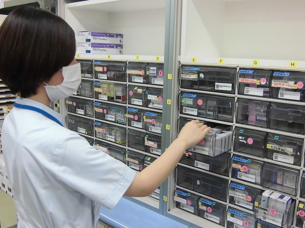 内服薬は棚番が整理されており
未経験者でも簡単にピッキングできます