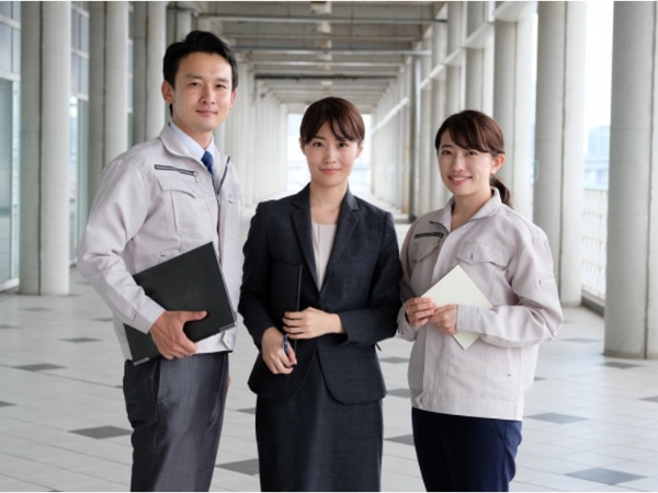 姫路支店【正社員/清掃現場巡回管理要員 (スーパー・マンション等)】 ◆各種手当充実の厚待遇 ◆車通勤可 ◆交通費支給 ◆残業ほぼなし ◆国家資格取得支援制度あり