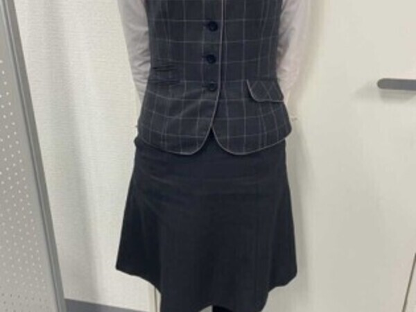 制服は支給します。
