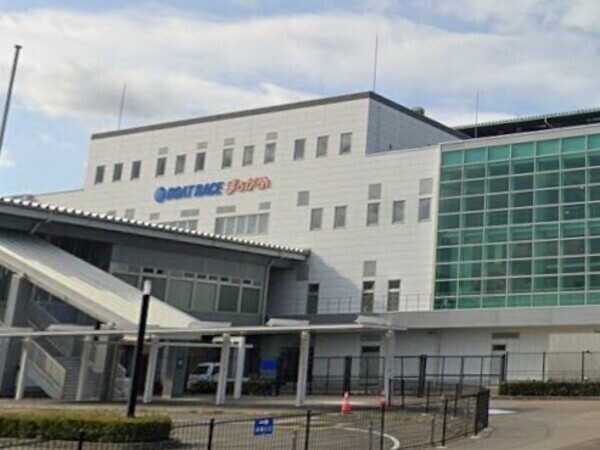 ボートレース丸亀 宿舎の管理員業務(夜)(宿直あり) ◆年間休日159日(昨年実績)程度 ◆資格がなくてもプロとして働ける ◆プライベート時間を有効活用させたい方に!