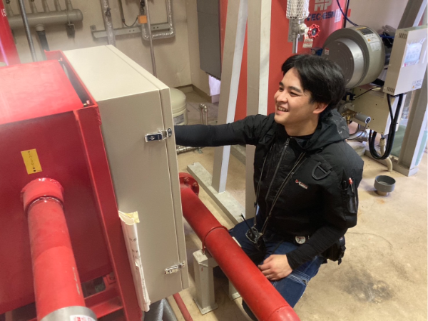 【消防設備の保守点検スタッフ/正社員】週休2日制可 / 賞与年2回＆昇給年1回 / 実働7時間未満 / 未経験OK / 残業ほぼなし / 各種手当充実 / 研修充実 / 資格取得支援あり 