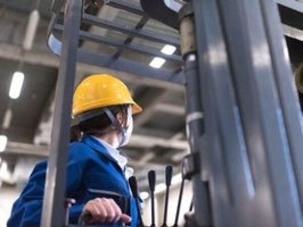 各務原：工場内での入出庫/リフト資格不要！日勤のみ♪残業少なめ♪土日休み♪月収例24万円以上♪