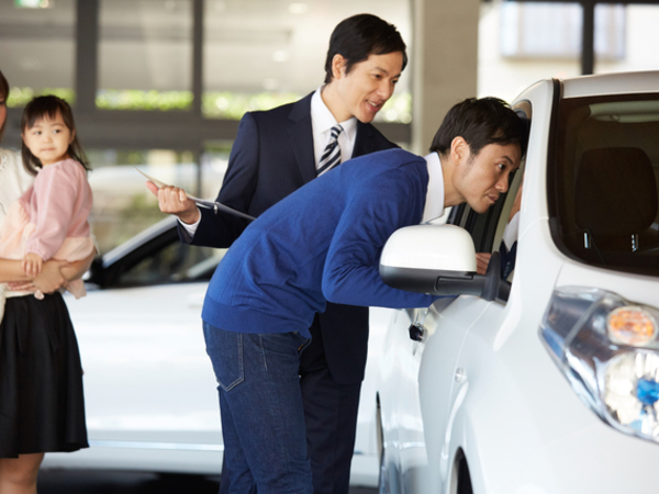 PEUGEOT成城《 営業職 》※Jeep・PEUGEOTなど取扱/年休120日/設立70年の老舗企業