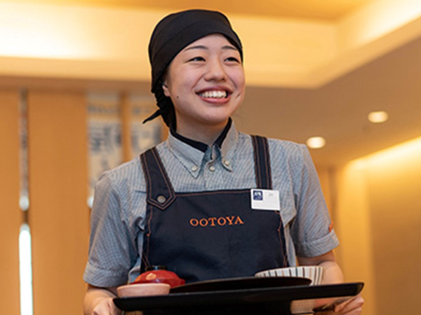 スタッフさんのとある1日　　　　　　（昼・ホール勤務）