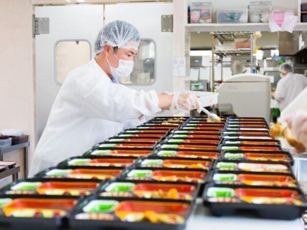 【未経験者可】盛り付けスタッフ