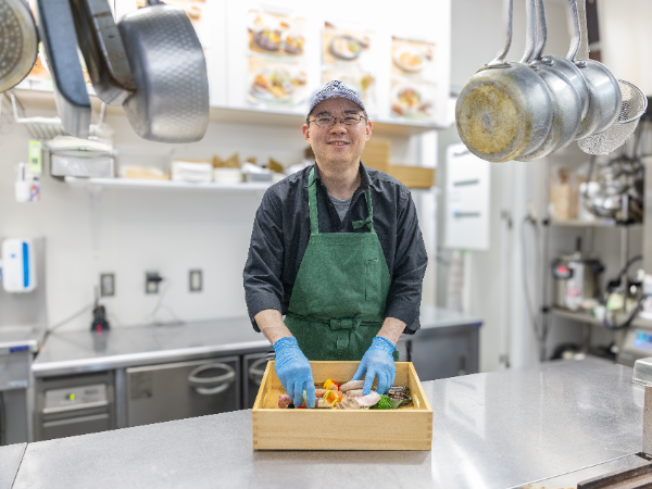 未経験歓迎/社員登用あり 自然、遊び、食の魅力が揃ったリゾートで、料理の技術を磨いてみませんか