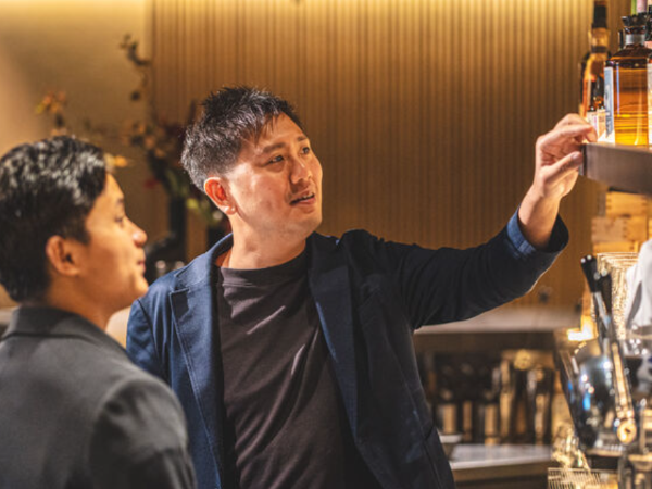 ★急募★【六本木／ホテルスタッフ（マネージャー候補）】最旬ホテルでマルチに働く！スキルUP／多様な運営経験が叶います◎｜海外客多数につき語学スキル歓迎／年休110日／賞与2回／安心待遇・手当充実◎｜長期就業希望の方におススメです！