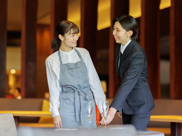 【恵比寿/正社員】★急募★|副店長候補(ホールスタッフ)|26年4月28日OPEN!(予定) 高級中国料理店「Li Hua」オープニングスタッフ|店長・副店長経験者大歓迎!充実の福利厚生/賞与有/資格取得支援制度有/寮完備・引越支援制度有!