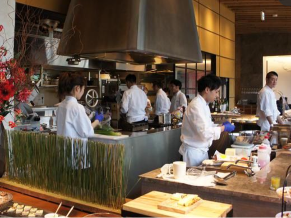 ★急募★｜モダンイタリアン｜《E’VOLTA銀座店》【正社員／副料理長候補】「2030年までに年商100億円」を目標に掲げ急成長中！22業態50店舗を展開の飲食大手で働こう！充実の福利厚生・待遇が魅力◎