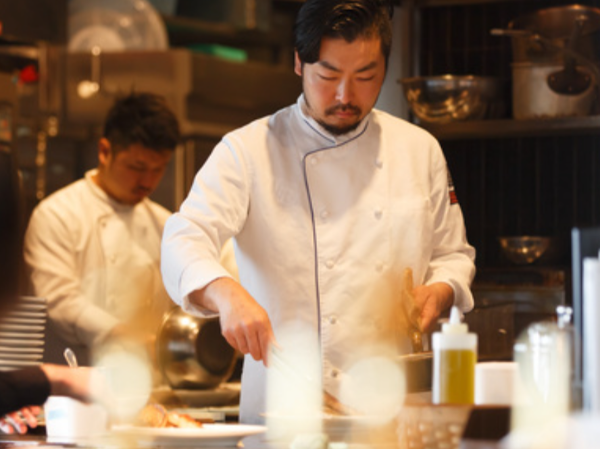 【軽井沢/洋食キッチンスタッフ】★単身寮完備!最初の3ヶ月寮費ゼロ!\月給30万円~ 月8~10休/自家製パンが人気のベーカリー&レストラン《沢村》で素材の味を丁寧に引き出す料理づくり&技術習得のチャンス!|旧軽井沢の地でご経験を活かしませんか?〈賞与年2回〉〈福利厚生充実〉