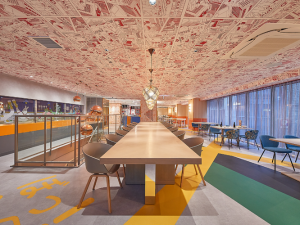 《ホテル併設のカフェ＆バー／店長候補・マネージャ／京橋駅近》週休3日制×正社員◆ 経験よりも、あなたの“姿勢・人柄”重視◎ 海外の雰囲気を感じながら働ける職場です♪