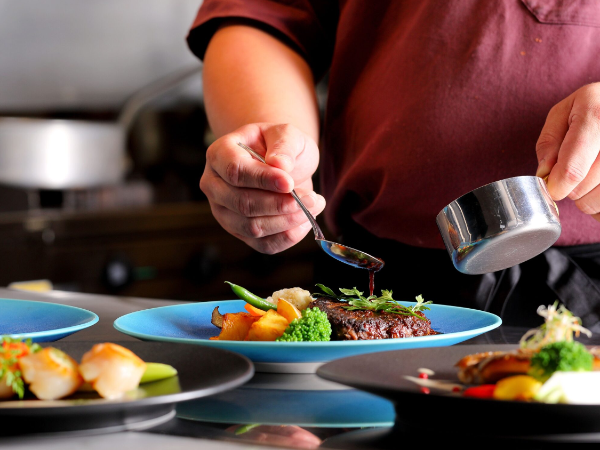 【2026年春OPEN】新ホテル立ち上げメンバー募集《キッチンスタッフ（管理職候補）｜正社員》20〜30代活躍環境◎メニュー企画にも関われる／年間休日127日で働き方もアップデート／日光国立公園内の自然豊かなホテルで働こう！