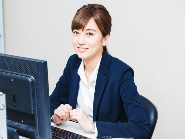 年間休日120日以上！残業ほぼなし！再生可能エネルギー事業を展開する弊社で主に経理事務をお任せします。