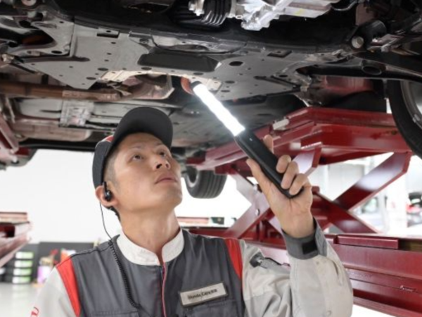 バイクの整備始めます！／二輪整備経験者大歓迎！／バイク整備と自動車整備の二刀流／週休二日制／昇給・賞与あり／福利厚生充実／UIJターン歓迎