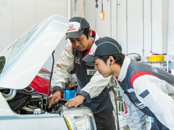 急募/創業70年/自動車ディーラーでの整備/週休二日制/昇給・賞与あり/福利厚生充実/UIJターン歓迎/20代30代40代活躍中/中途入社多数活躍/資格取得支援あり