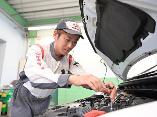 経験者優遇！年収400万円～700万円も目指せる！賞与 3.7か月分／完全週休2日(火水)／年休113日・残業月18h／資格手当多数／家族手当 あり／研修充実・県外転勤なし／車通勤可　Ｂ