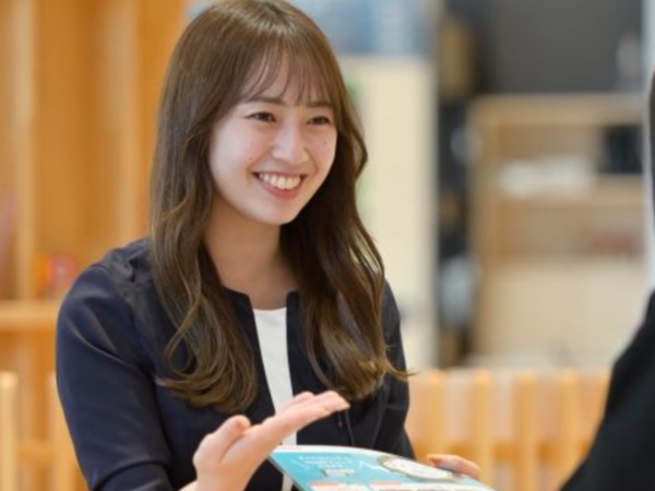 有休取得推進中/育児休職取得率100%/接客事務受付スタッフ/創業70周年/未経験歓迎/販売ノルマなし/20代30代活躍中/