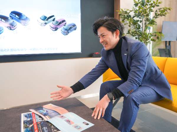 【電気自動車営業サポート｜正社員】※オープニングスタッフ※■月給23万円～ ■未経験OK ■研修充実 ■EV業界でキャリア形成 ■BYD正規ディーラー