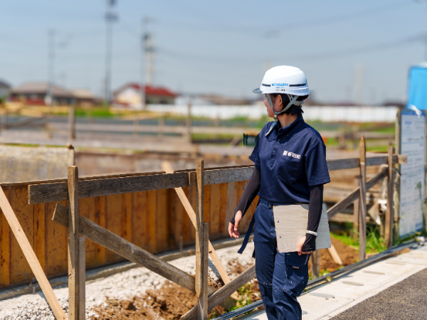 土日祝休み|商業施設や事務所など大型建設のための土台造り、ランドマークの一歩目を担う仕事。