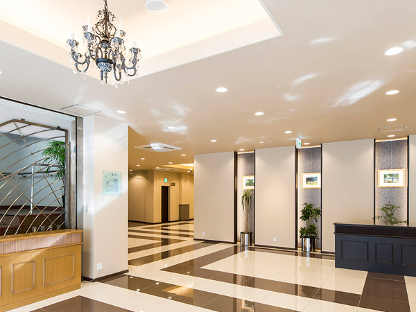 落ち着いた環境で
館内業務をしていただきます。