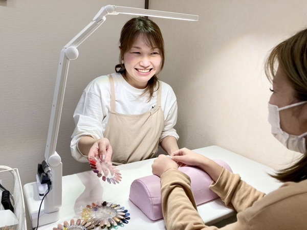 ネイルサロン　フェアリー　(Ｆａｉｒｙ)【ネイリストスタッフ】