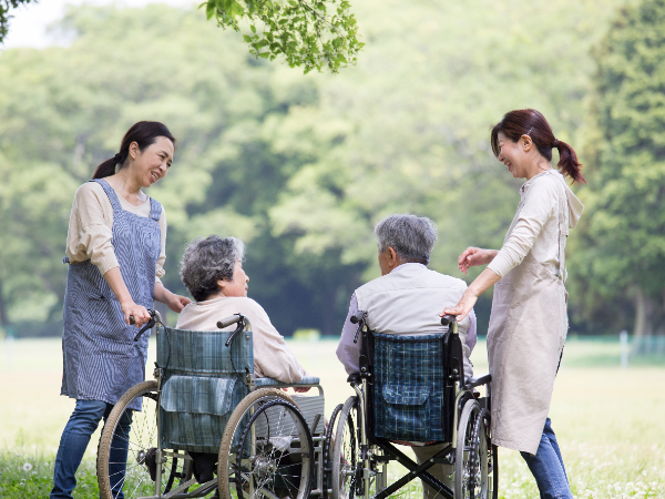 自然に囲まれた場所で暮らしを支える