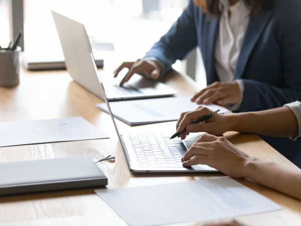  株式会社Different search／運営Jr.マネージャー募集