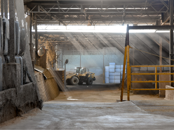 体力仕事も仲間と乗り越える。受け止めます!