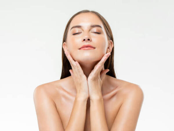 【表参道/美容クリニック】美容クリニック受付 美容カウンセラー 経験者優遇 未経験可 高給 美容好きな方オススメ