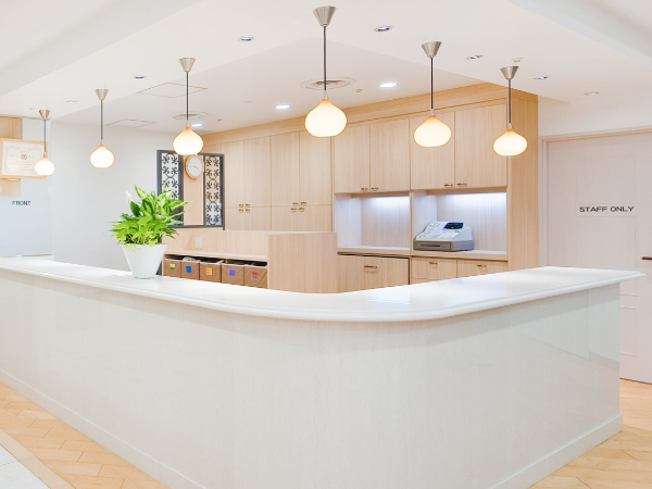 内視鏡医師募集！日勤のみ！年間休日120日！年収1,400万円～1,700万円！各線「桜木町駅」「みなとみらい駅」から徒歩5分のクリニック勤務です。