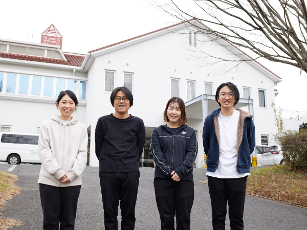 【神戸市北区】正職員/介護職員募集!!/福利厚生充実/残業少なめ！「神港園しあわせの家」で認知症ケアを学びませんか？相手の立場に立ち、相手を尊重する。福祉の理念に基づいたケアを推進しています。