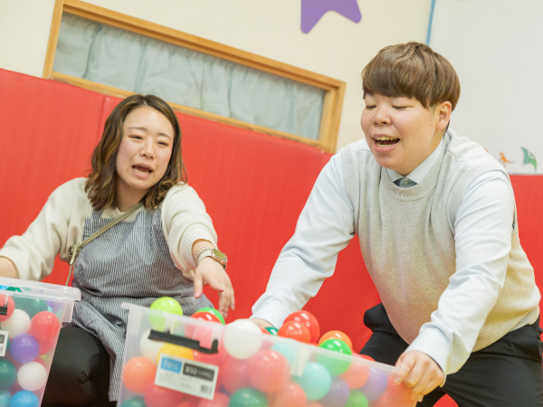 Q．職場の雰囲気はいかがですか？