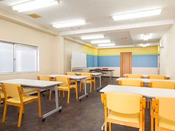 【心理士】近鉄南大阪線矢田駅「すたぁりっと東住吉」◆年間休日120日以上◆完全週休二日制◆残業少なめ◆昇給・賞与年2回◆産休・育休取得実績あり◆副業OK