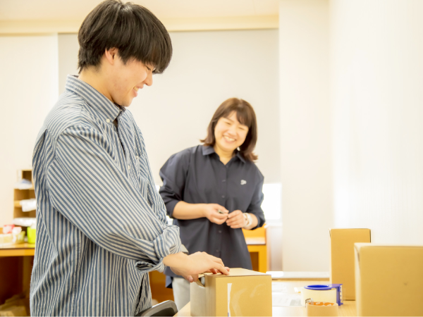【生活支援員】御堂筋線 千里中央駅「すたぁりっとワーク千里電商校」◆未経験歓迎◆平日17:30まで◆残業月3時間以下◆完全週休二日制◆昇給・賞与年2回◆産休・育休取得実績あり◆副業OK