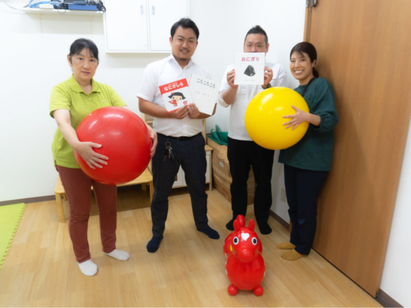 【児童指導員】近鉄南大阪線矢田駅「すたぁりっとステップ」◆昇給・賞与年2回◆年間休日120日以上◆完全週休二日制◆残業月10時間以下◆副業OK◆産休・育休取得実績あり◆小中高校生の放課後等デイサービス