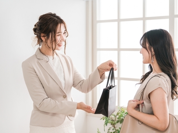 【未経験OK】フューネラルフラワーコーディネーター：お花で人生の節目を彩る感謝される仕事｜