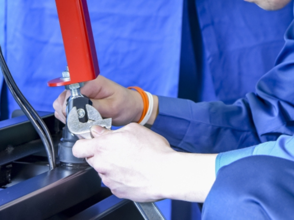 寮完備！家賃、光熱費が無料・社員食堂完備・制服無料貸与。入社当日から、衣食住をまかなえます平均年齢44歳の職場ですが、20代・30代・40代・50代の幅広い年齢の男性が活躍しているので「自分だけいやに年齢が高い…」という状態になってしまう心配はありません！中途入社9割以上、有給休暇消化率80％以上！