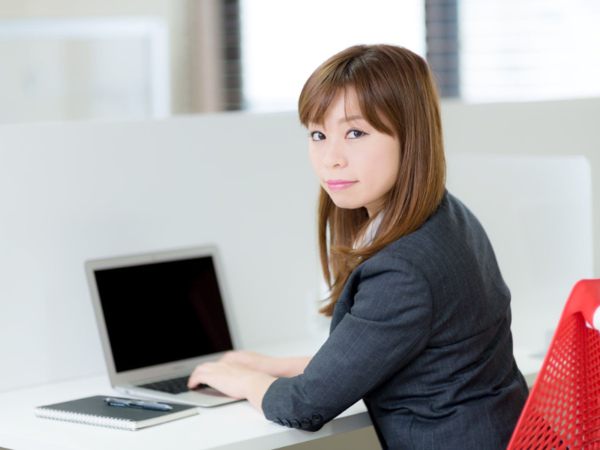 20代・30代・40代の女性が活躍中

大手企業での事務ワークに、未経験から挑戦可能！