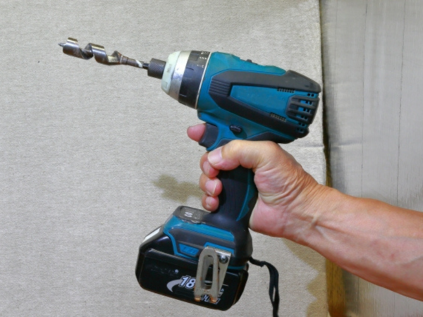 法人の顧客へ事務用品の搬入・配送