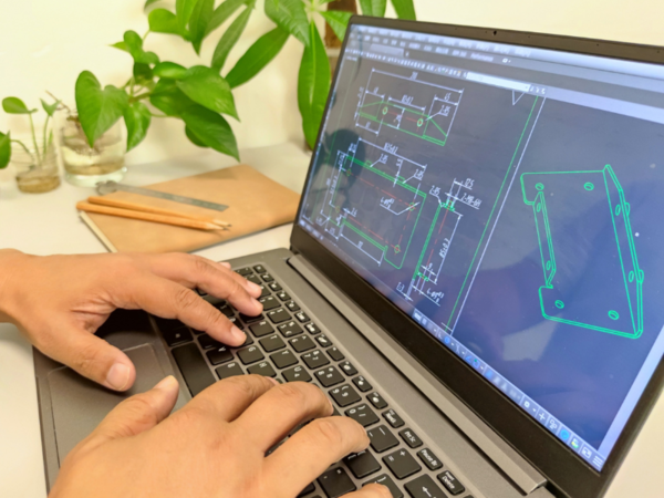 大量生産ではない一品一様のモノづくりです。

大企業を顧客に持ち、最新制御を提案・質の高い生産設備を提供しております。

自ら考え、つくった製品が実際に動き、お客様に評価していただけることにやりがいを感じられます！
